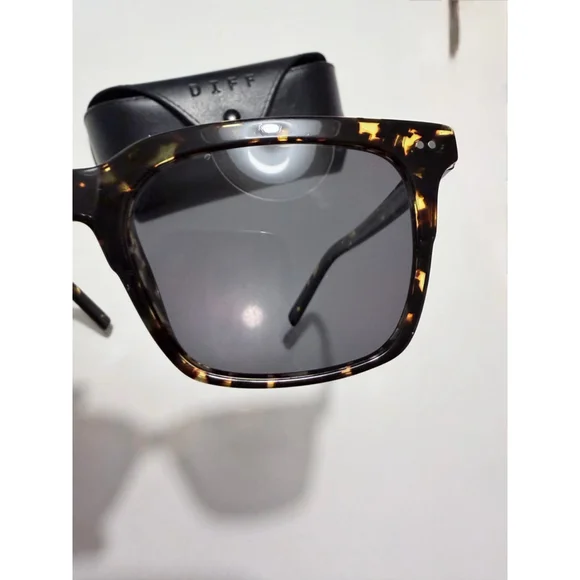 DIFF Billie Polarized Tortoise Sunglasses One Size Brown Black - Picture 3 of 11